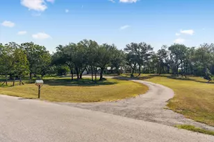 1127 Penion Dr, Austin, TX 78748 - Photo 2