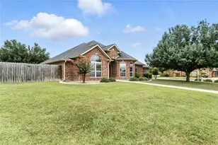 100 Davis Ct, Thorndale, TX 76577 - Photo 2