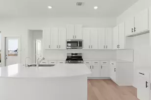 25601 Flora Bella Ln, Elgin, TX 78621 - Photo 8