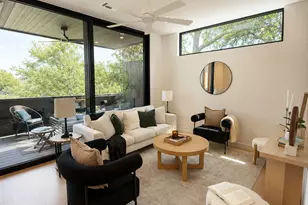 2303 E 2nd St, Austin, TX 78702 - Photo 18
