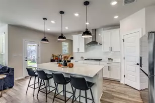 213 Sugar Cane Rd, Buda, TX 78610 - Photo 10