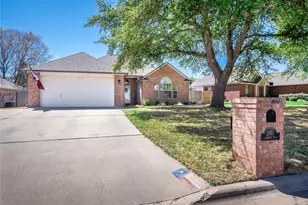 2407 Kingsbury Dr, Temple, TX 76502 - Photo 2