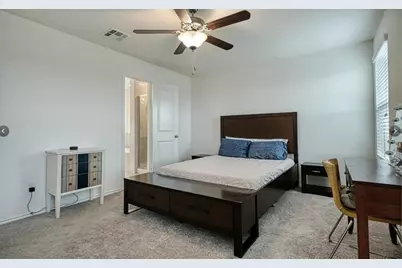 448 Major Lee Lane W, Jarrell, TX 76537 - Photo 4