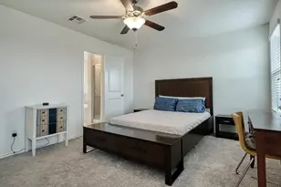 448 Major Lee Ln W, Jarrell, TX 76537 - Photo 4