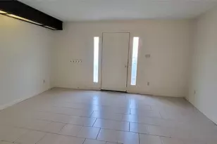 1221 W Hopkins St, San Marcos, TX 78666 - Photo 6