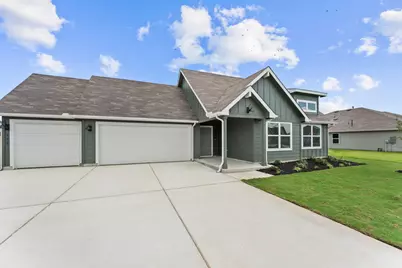450 Kolbo Crossing Cove, Lockhart, TX 78644 - Photo 2