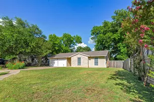 2106 Ponciana Loop, Austin, TX 78744 - Photo 2