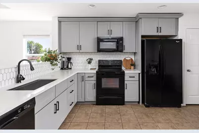 5700 Glowing Star Trail, Austin, TX 78724 - Photo 4