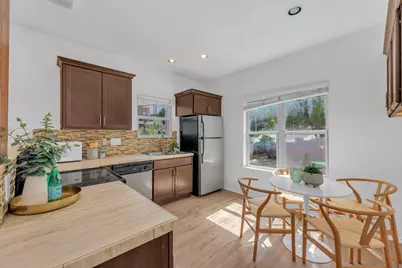 2414 Longview Street #101, Austin, TX 78705 - Photo 10