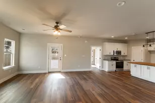 305 String Pr Wy, Smithville, TX 78957 - Photo 8