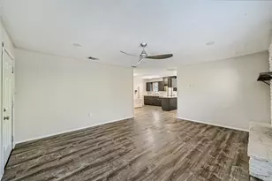 10700 W Lakeview Dr, Jonestown, TX 78645 - Photo 10