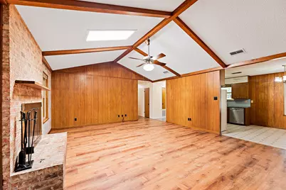 215 Memorial Drive, Luling, TX 78648 - Photo 6