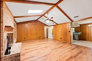 215 Memorial Dr, Luling, TX 78648 - Photo 6