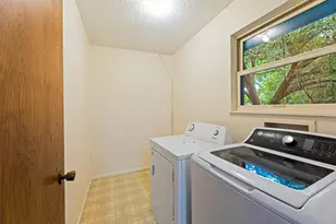 215 Memorial Dr, Luling, TX 78648 - Photo 24