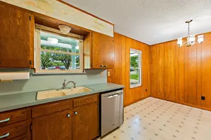 215 Memorial Dr, Luling, TX 78648 - Photo 12