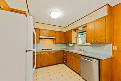 215 Memorial Drive, Luling, TX 78648 - Photo 10