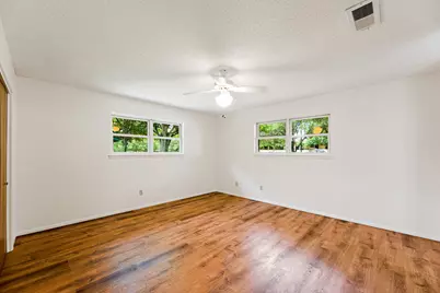 215 Memorial Drive, Luling, TX 78648 - Photo 18