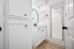8415 Fredericksburg Rd, San Antonio, TX 78229 - Photo 24