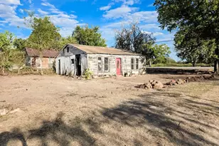 200 Sanford St, Rockdale, TX 76567 - Photo 1