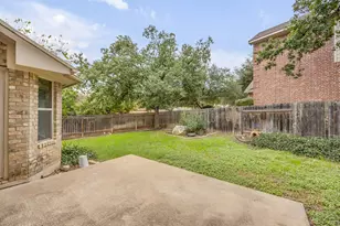 2726 Grimes Ranch Rd, Austin, TX 78732 - Photo 32