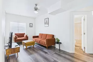 911 W 22nd St, Austin, TX 78705 - Photo 4