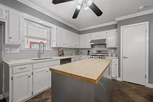 5810 Secrest Dr, Austin, TX 78759 - Photo 10