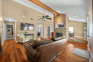 5810 Secrest Dr, Austin, TX 78759 - Photo 4
