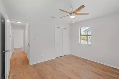 806 W 8th Street, Georgetown, TX 78626 - Photo 16