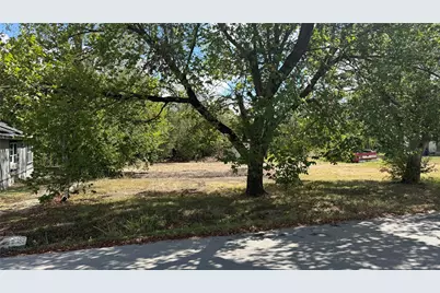 602 Burkett Street, Taylor, TX 76574 - Photo 4