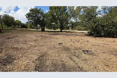 602 Burkett Street, Taylor, TX 76574 - Photo 10