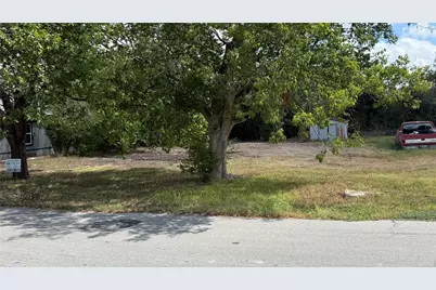 602 Burkett Street, Taylor, TX 76574 - Photo 2