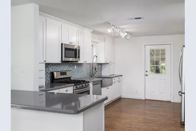 2591 Spring Valley Drive, Dripping Springs, TX 78620 - Photo 4