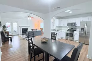 608 Saunders Dr, Round Rock, TX 78664 - Photo 2