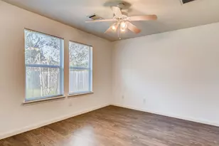 200 Buttercup St, Kyle, TX 78640 - Photo 8