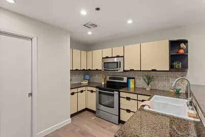 40 N Interstate 35 #11B2, Austin, TX 78701 - Photo 2
