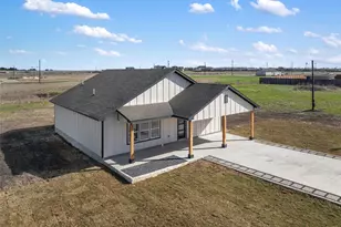 195 Bianca Cir, Del Valle, TX 78617 - Photo 2