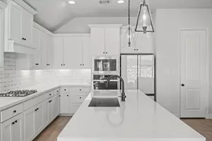 186 Prickly Poppy Loop, Kyle, TX 78640 - Photo 12