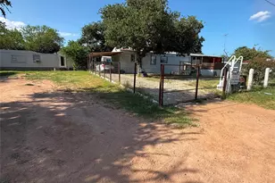 820 Austin St, Kingsland, TX 78639 - Photo 18
