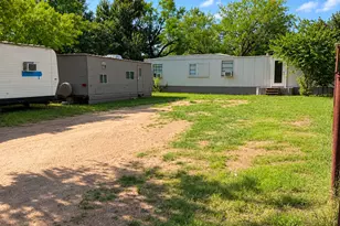 820 Austin St, Kingsland, TX 78639 - Photo 1