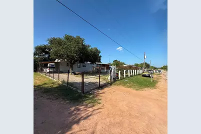 820 Austin Street, Kingsland, TX 78639 - Photo 24