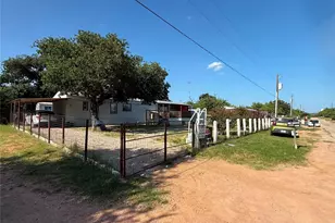 820 Austin St, Kingsland, TX 78639 - Photo 24