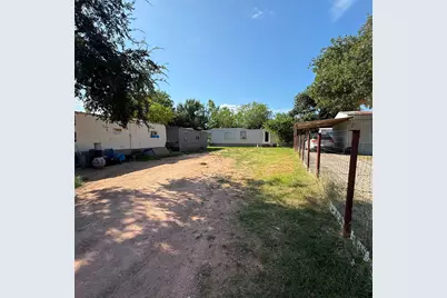 820 Austin Street, Kingsland, TX 78639 - Photo 26