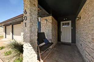 601 Deep Wood Dr, Round Rock, TX 78681 - Photo 2