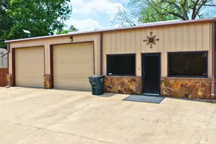 405 N Johnston St, Caldwell, TX 77836 - Photo 10