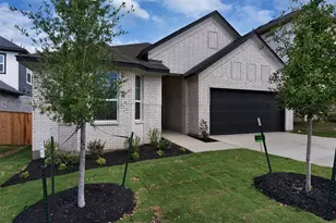 213 W Faulkner St, Liberty Hill, TX 78642 - Photo 2