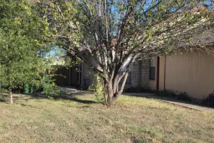 1735 Horseshoe Cir, Round Rock, TX 78681 - Photo 1
