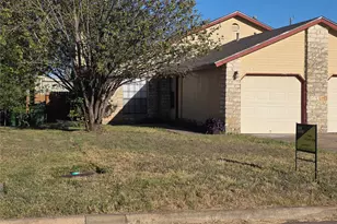 1735 Horseshoe Cir, Round Rock, TX 78681 - Photo 2