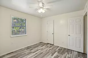 2702 Evergreen Cir, Bryan, TX 77801 - Photo 16