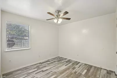 2702 Evergreen Circle, Bryan, TX 77801 - Photo 10