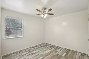 2702 Evergreen Cir, Bryan, TX 77801 - Photo 10